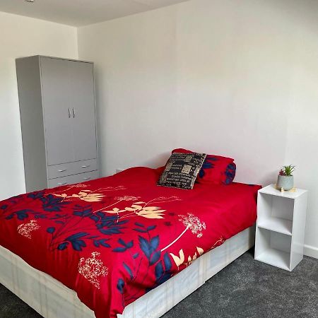 Layrek London 1 Bedroom Flat Exterior photo